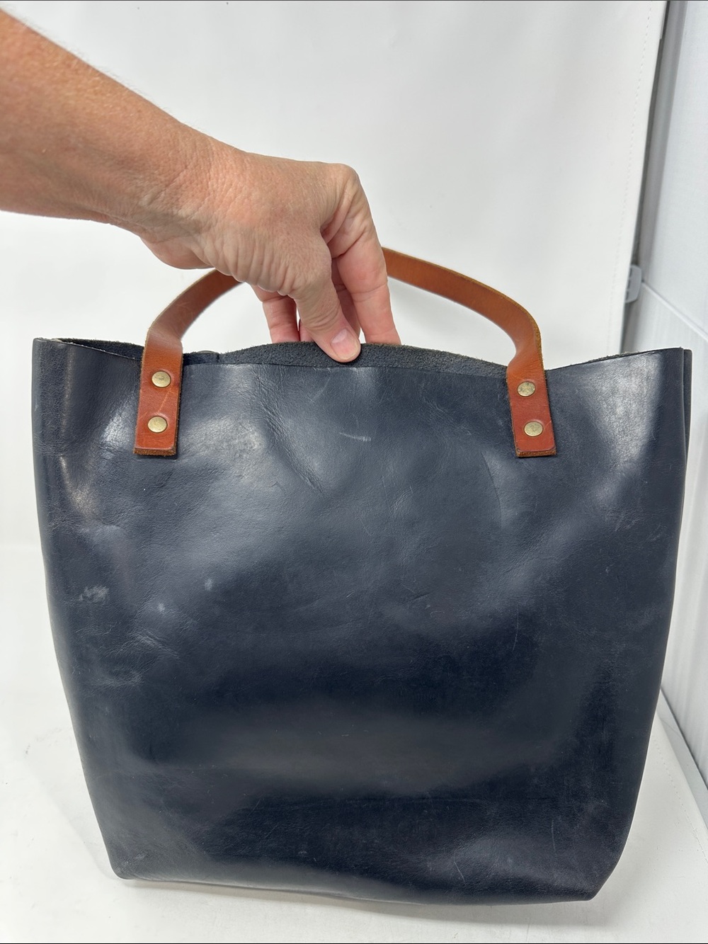 Portland Leather tote - Picture 2 of 7